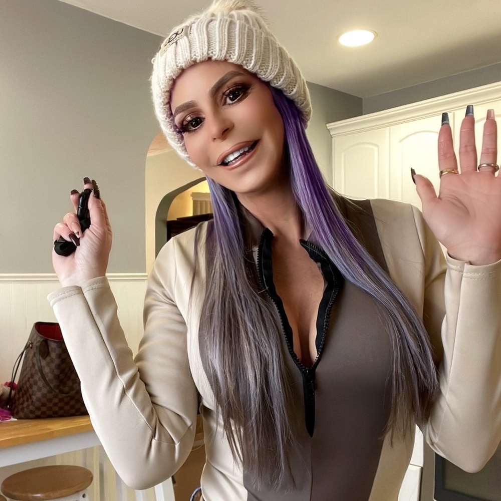 Meet your Posher, Annie